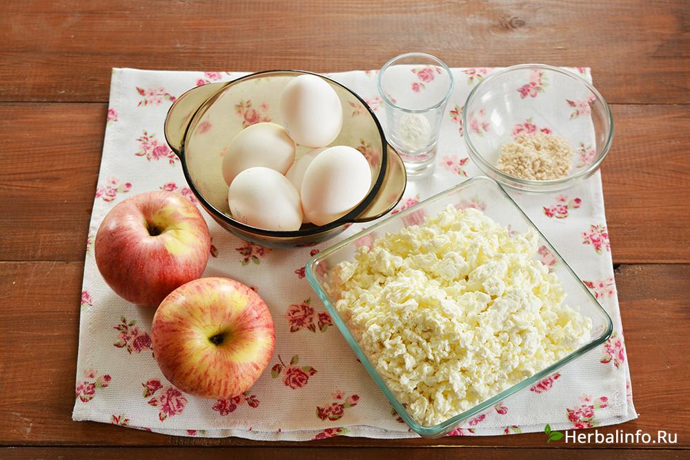ингредиенты для приготовления полезного сырника с яблоками